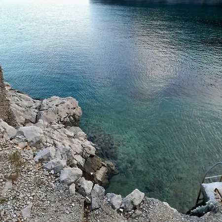Vacation In Pelinovik Bay Nyaraló