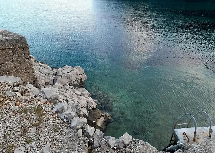 Vacation In Pelinovik Bay Semesterbostad